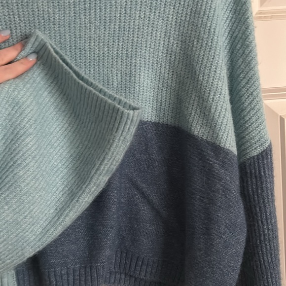 Wild Fable Cropped Cowl Neck Color Block Sweater - Picture 3 of 4